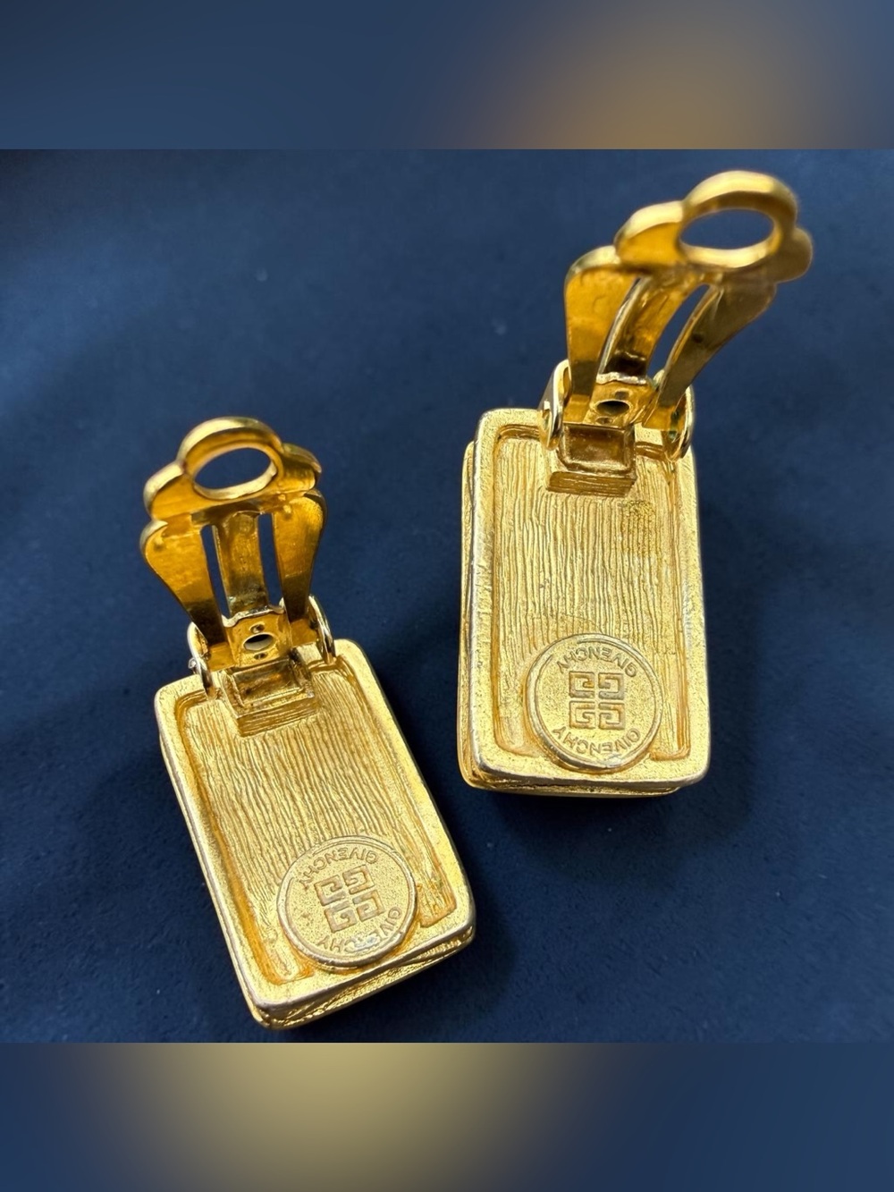 Vintage Givenchy Blue Prism Couture Gold Tone Clip Earrings Etched Herringbone - Picture 6 of 7